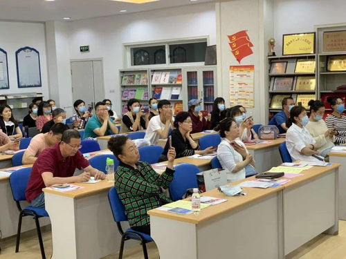 市南區(qū)招生政策宣傳教育服務(wù)走進(jìn)街道社區(qū)，打造教育咨詢服務(wù)新平臺